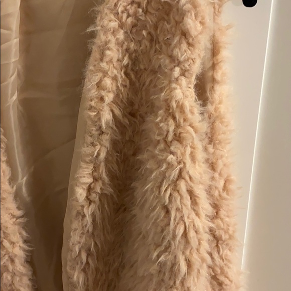 FAUX FUR VEST - Picture 2 of 4